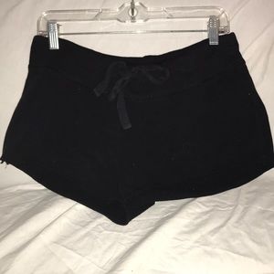 Black jaw string shorts